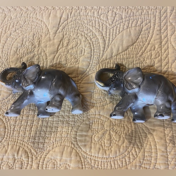 Vintage Black Grey Porcelain ELEPHANT Figurines Set of 2 JAPAN 4 1/2" x4” - Picture 3 of 7